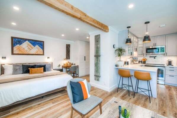 1 bedroom, desk, iron/ironing board, free WiFi