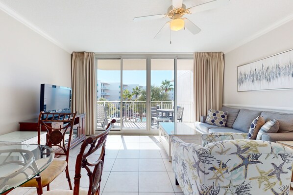 TV, DVD player, video library - Island condo with pool, Gulf-view balcony, lazy river, beach access, & bunk beds (Fort Walton Beach)