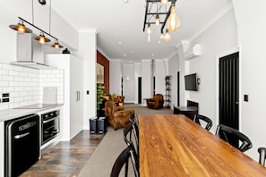 Chief Henshaw | Private kitchen | Microwave, espresso maker, coffee/tea maker, electric kettle - Hokitika Fire Station Boutique Accommodation (Hokitika)