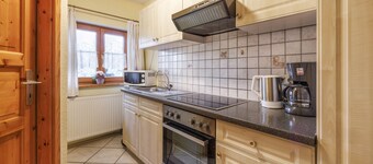 Ferienwohnung 70qm, Balkon, Carport, Küche, 2 Schlafzimmer u. Wohnzimmer, 4 Pers