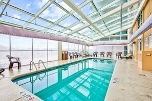 屋内プール、温水プール
