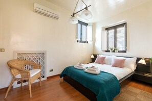 1 bedroom, iron/ironing board, internet, bed sheets