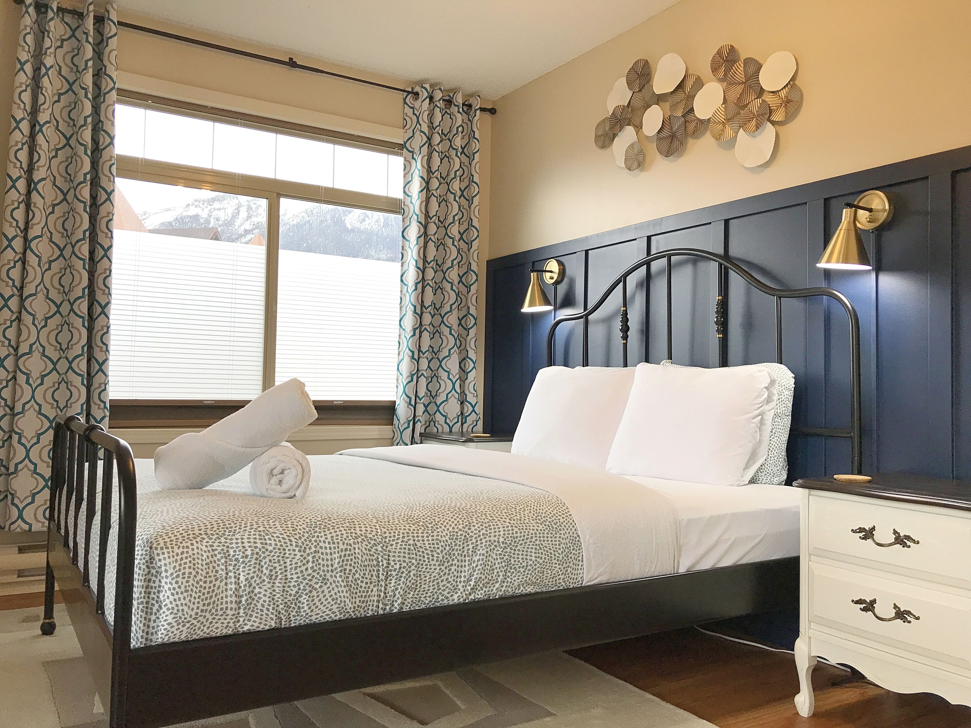 Balcony Panoramic Mountain View in Canmore