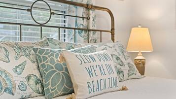 2 bedrooms, desk, iron/ironing board, free WiFi