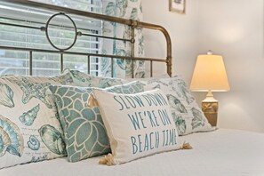 2 bedrooms, desk, iron/ironing board, free WiFi