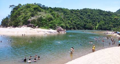 Beach house, SapĂȘ - Maranduba, dead end street, tranquility and beautiful landscape!