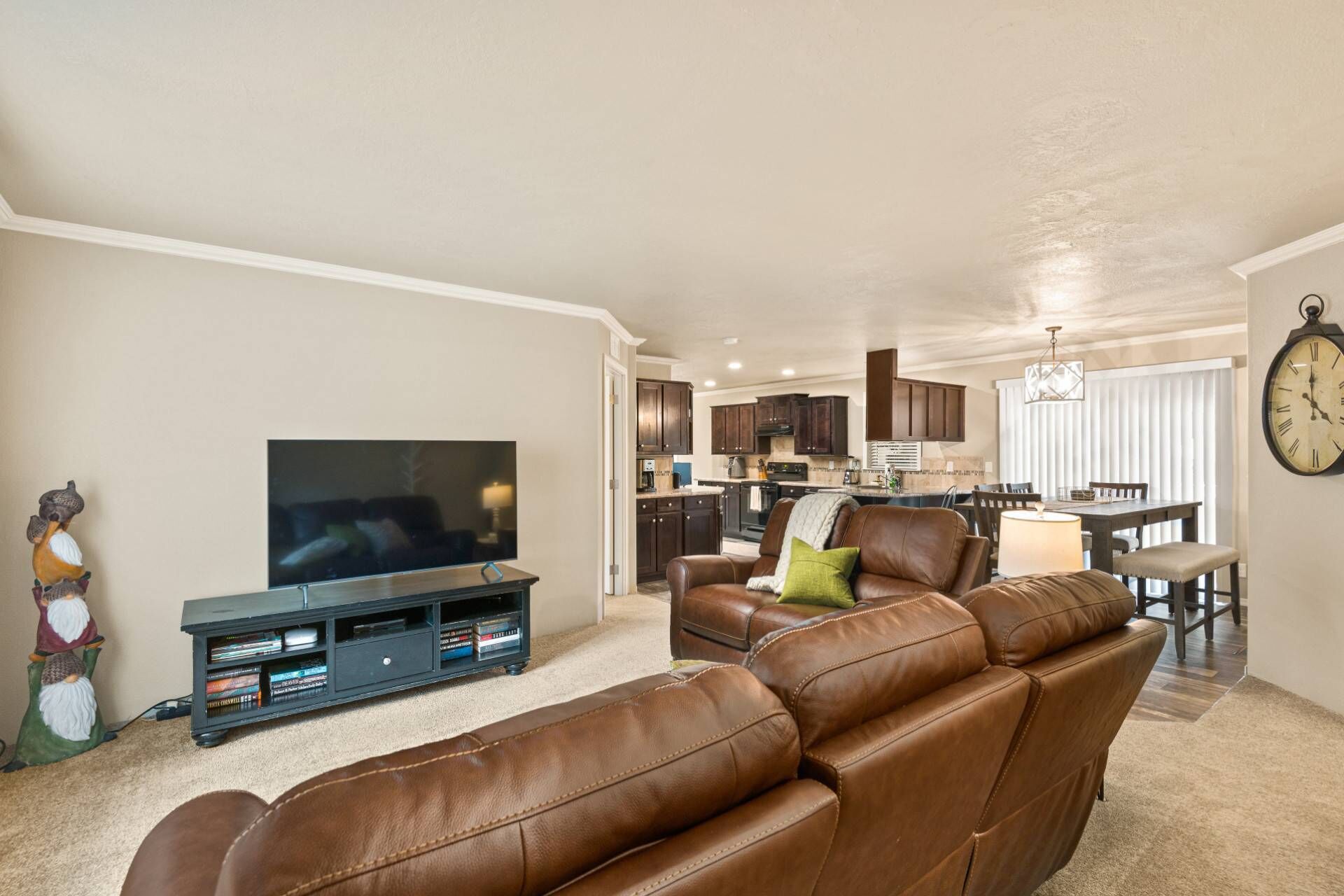 Newly Constructed, Single Level, Open Layout, Walk to Sandy River, 17 Miles to Government Camp