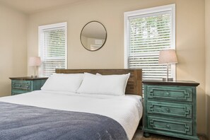 3 bedrooms, free WiFi - Newly Constructed, Single Level, Open Layout, Walk to Sandy River, 17 Miles to Government Camp (Rhododendron)