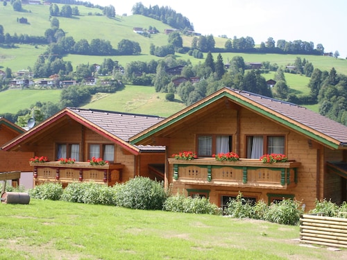 Chalet en bois avec saunas communs