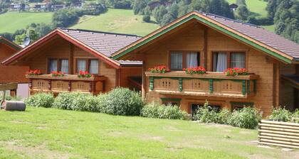 Chalet en bois avec saunas communs
