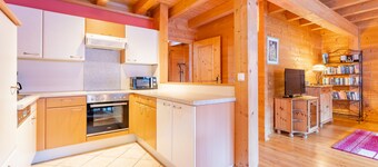 Wooden chalet with shared saunas