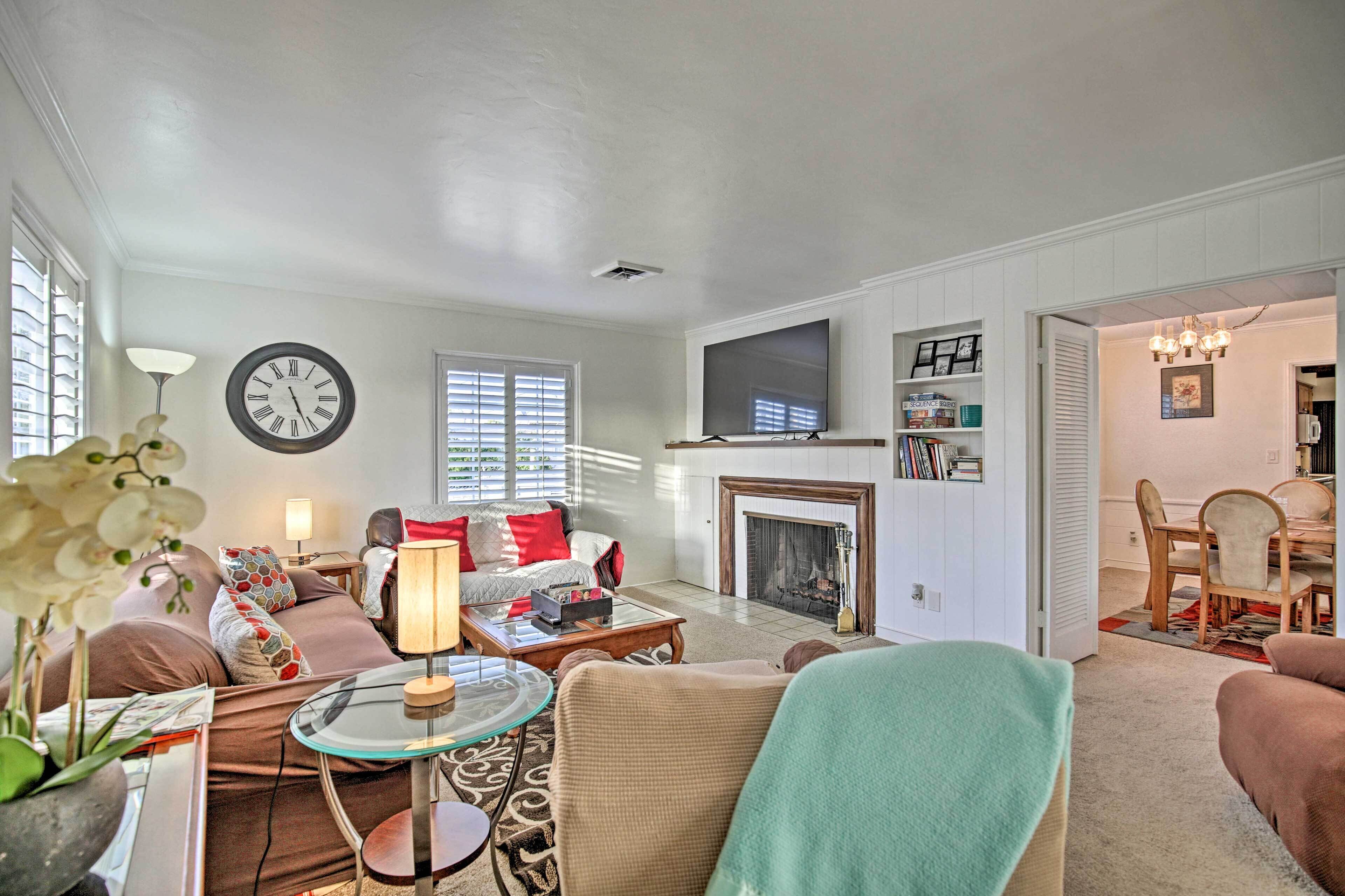 Quaint La Mesa Home with Balcony & Fire Pit!