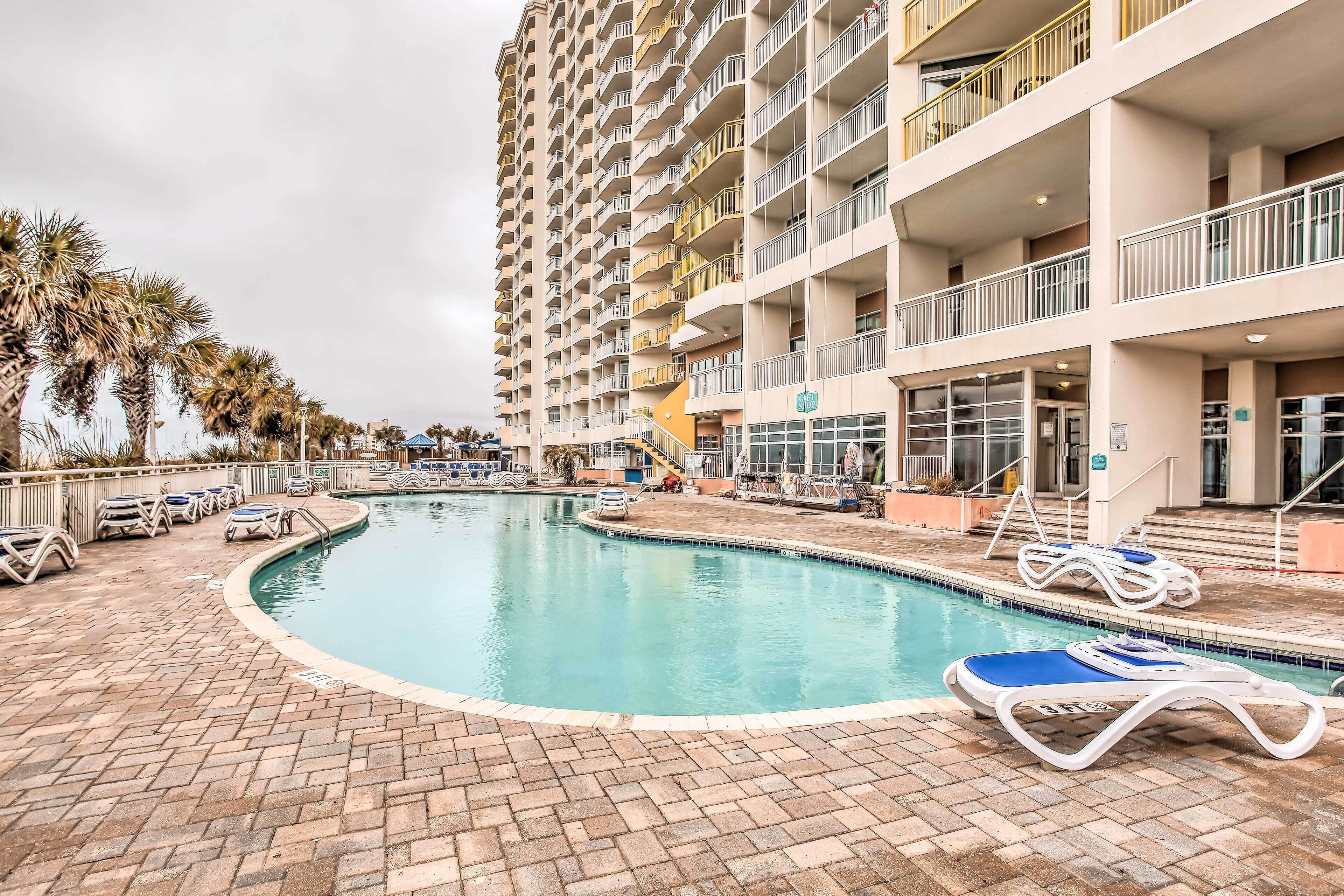Oceanfront N Myrtle Beach Condo w/ Hot Tub!