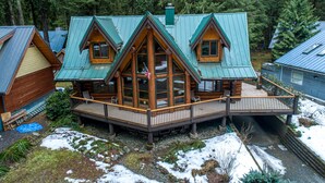 Exterior - Baker Bliss 3100 Sqft, Wifi, HotTub, EV charger (Deming)