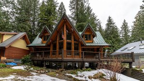 Exterior - Baker Bliss 3100 Sqft, Wifi, HotTub, EV charger (Deming)