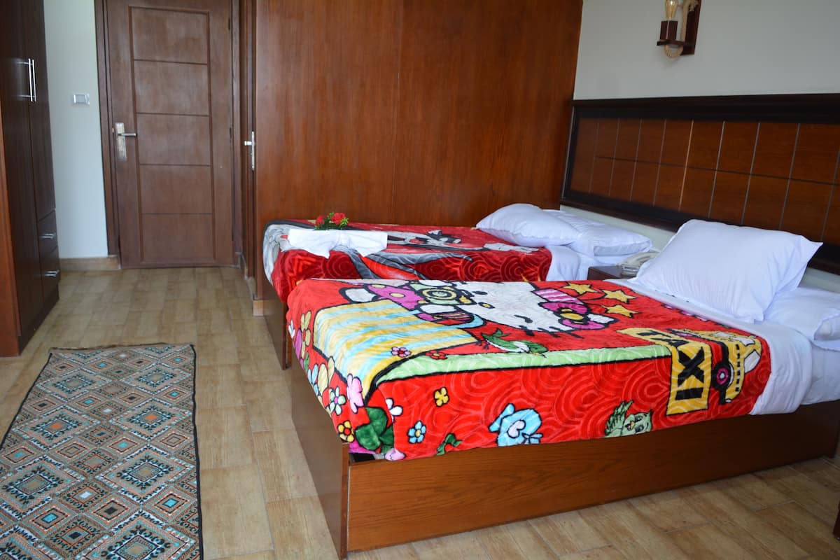 Free WiFi, bed sheets