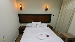 Free WiFi, bed sheets - Wassim Boutique (Cairo)