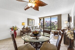 TV, foosball, table tennis, books - Beautiful beaches for swimming and sunsets!  Kamaole Sands 3-207 (Kihei)