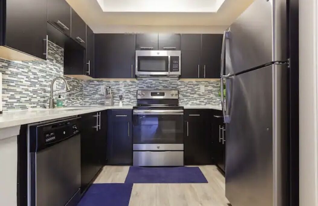 King Bed 1 Bedroom| Free Parking | SelfCheckin