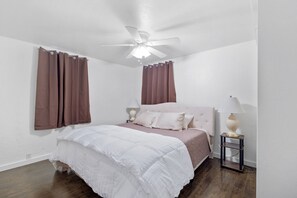 3 chambres, bureau, fer et planche à repasser, Wi-Fi gratuit