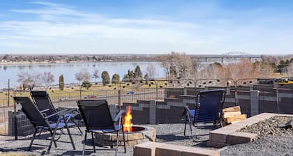 Best River View, No Host Fees, Great Weekly Discounts. Take the Load Off Here!