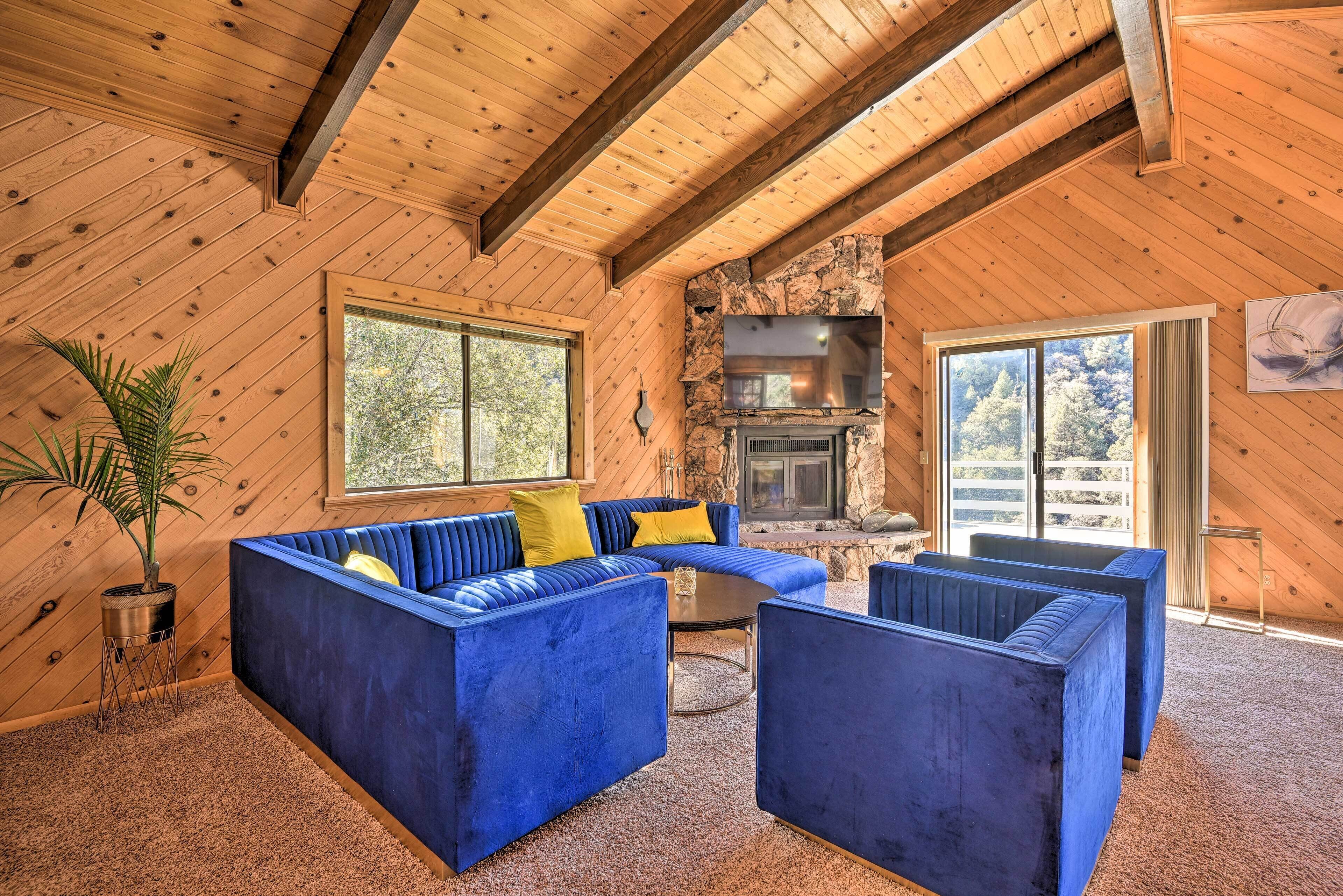 Luxe Escape w/ Decks, Mtn Views, Game Room!