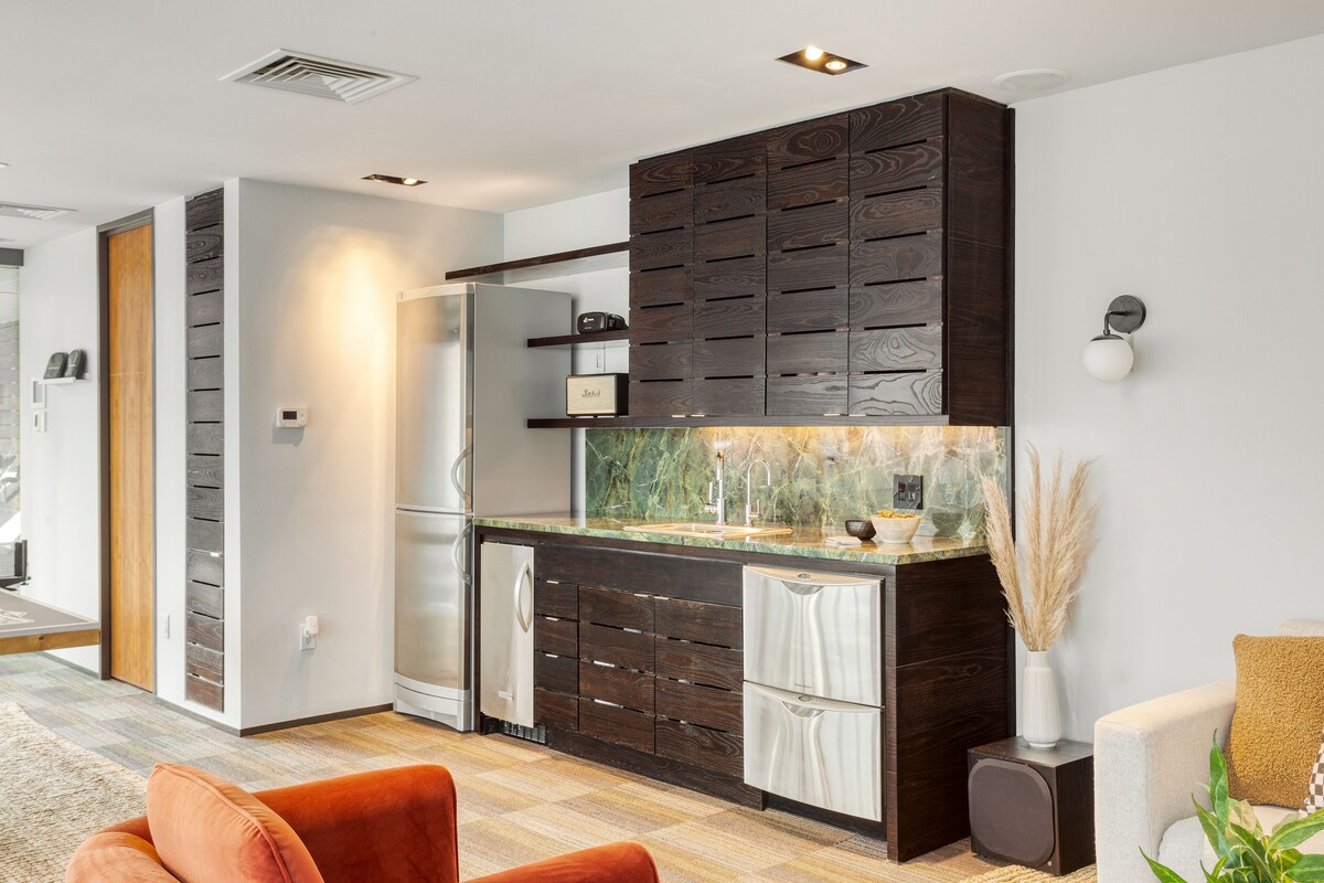 Photo 15 of Luxe 4-Story w/ Rooftop HotTub, GameRoom, Theater | Paramount Place by AvantStay