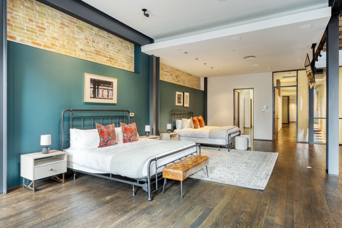 Photo 31 of Luxe 4-Story w/ Rooftop HotTub, GameRoom, Theater | Paramount Place by AvantStay
