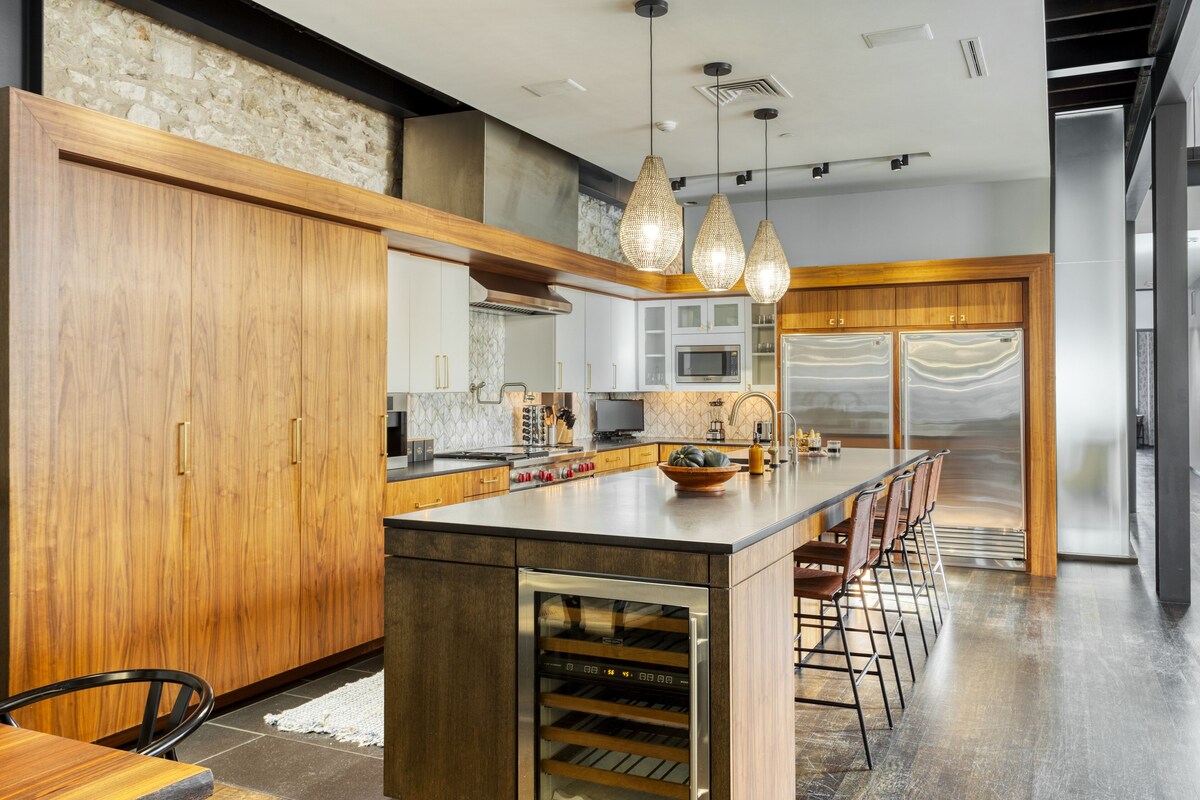 Photo 20 of Luxe 4-Story w/ Rooftop HotTub, GameRoom, Theater | Paramount Place by AvantStay