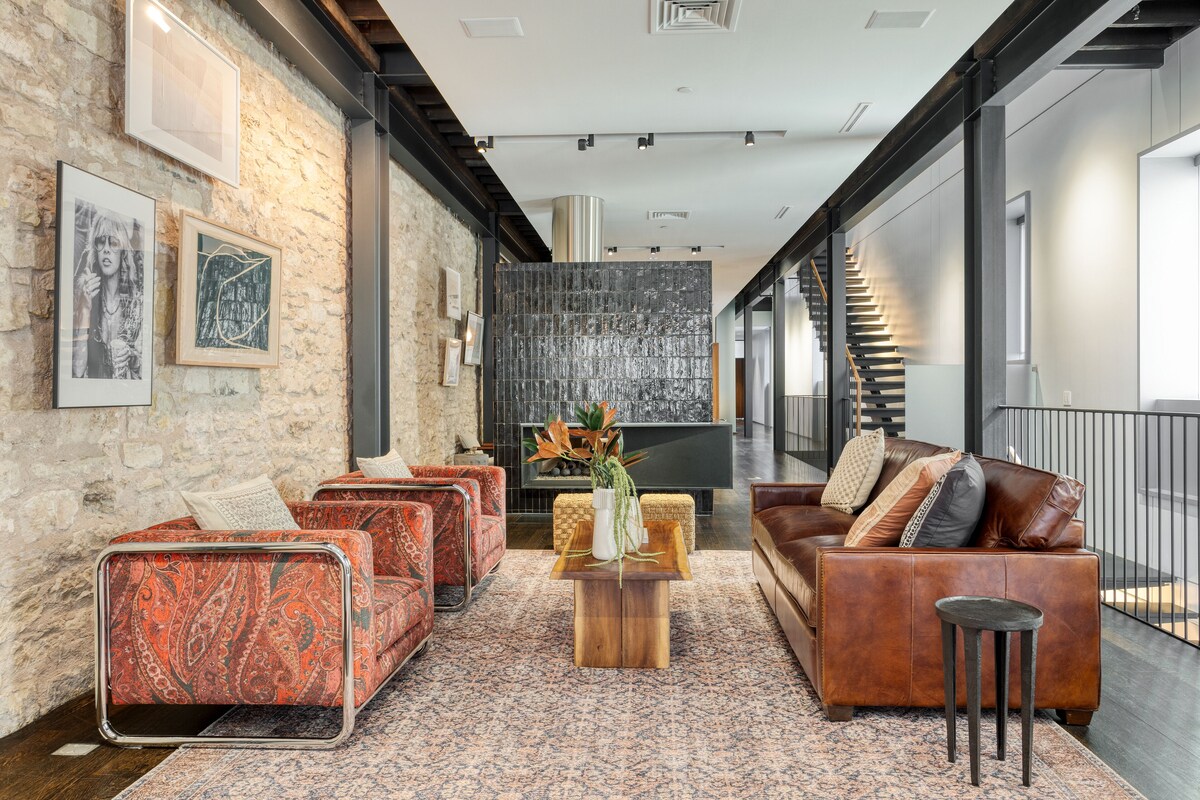 Photo 8 of Luxe 4-Story w/ Rooftop HotTub, GameRoom, Theater | Paramount Place by AvantStay