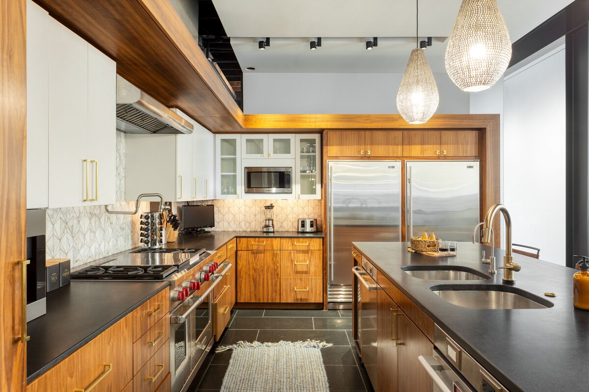 Photo 18 of Luxe 4-Story w/ Rooftop HotTub, GameRoom, Theater | Paramount Place by AvantStay