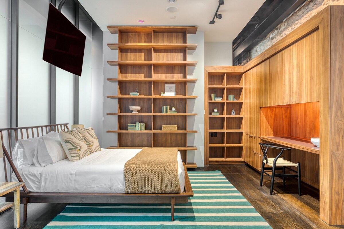 Photo 23 of Luxe 4-Story w/ Rooftop HotTub, GameRoom, Theater | Paramount Place by AvantStay