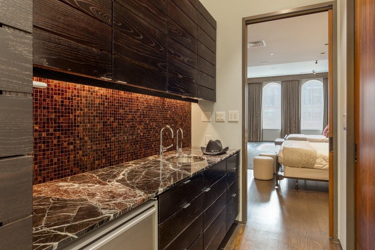 Photo 33 of Luxe 4-Story w/ Rooftop HotTub, GameRoom, Theater | Paramount Place by AvantStay