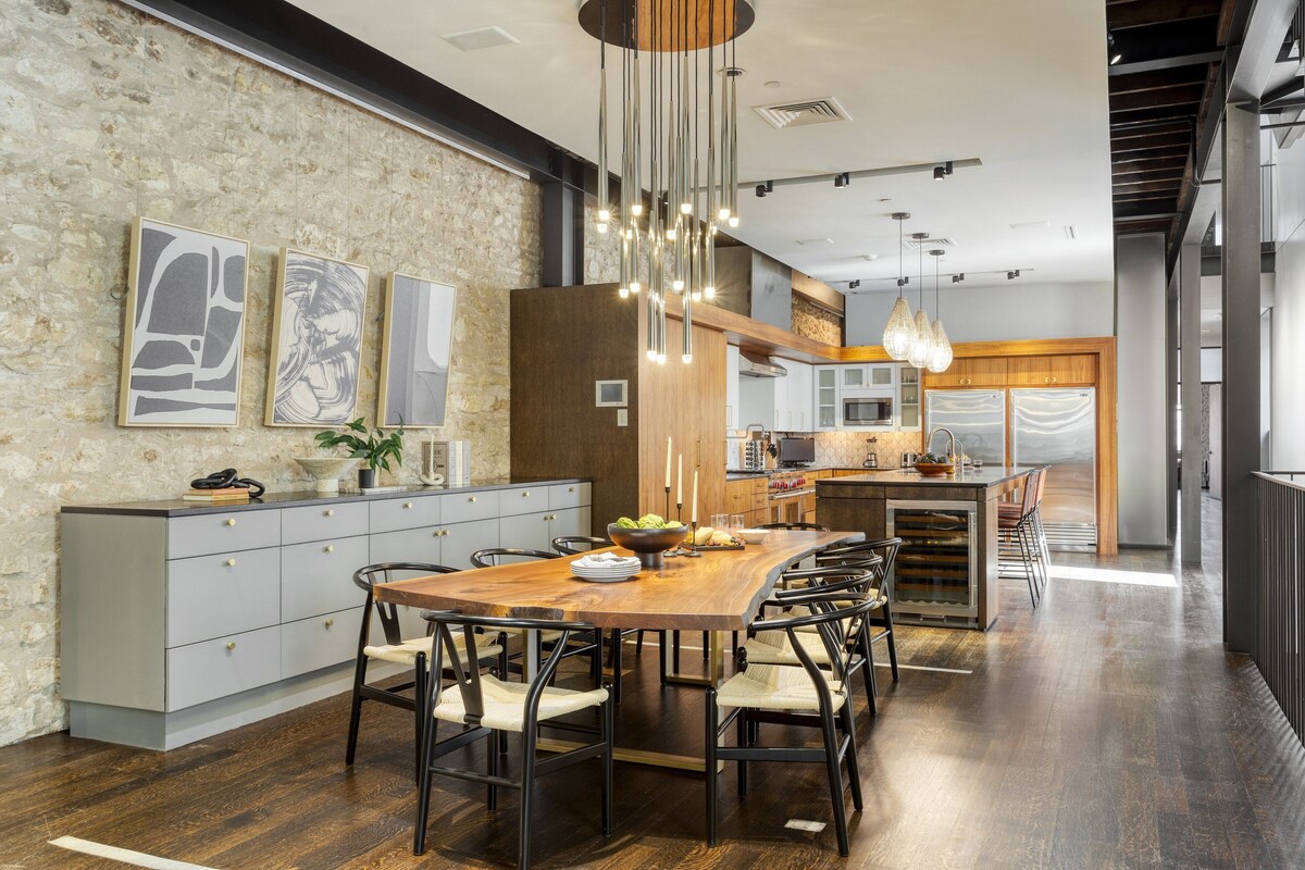 Photo 5 of Luxe 4-Story w/ Rooftop HotTub, GameRoom, Theater | Paramount Place by AvantStay