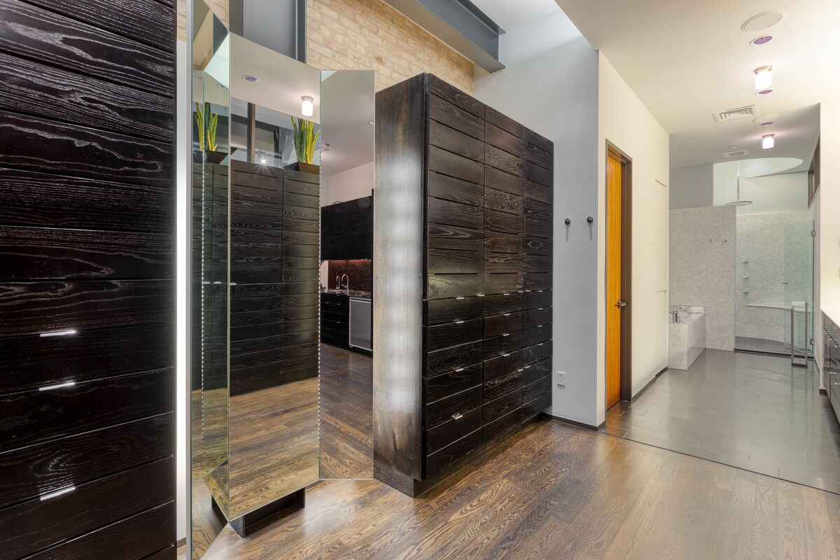 Photo 40 of Luxe 4-Story w/ Rooftop HotTub, GameRoom, Theater | Paramount Place by AvantStay