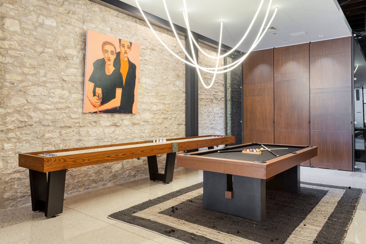 Photo 11 of Luxe 4-Story w/ Rooftop HotTub, GameRoom, Theater | Paramount Place by AvantStay