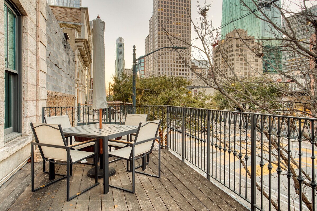 Photo 44 of Luxe 4-Story w/ Rooftop HotTub, GameRoom, Theater | Paramount Place by AvantStay