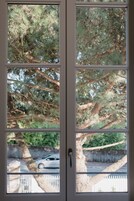 Sumba | Caja fuerte, escritorio, espacio para trabajar con un portátil