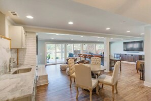 Interior - Honeysuckle 208: Spacious 7-bedroom waterfront retreat in Seneca, SC. (Seneca)