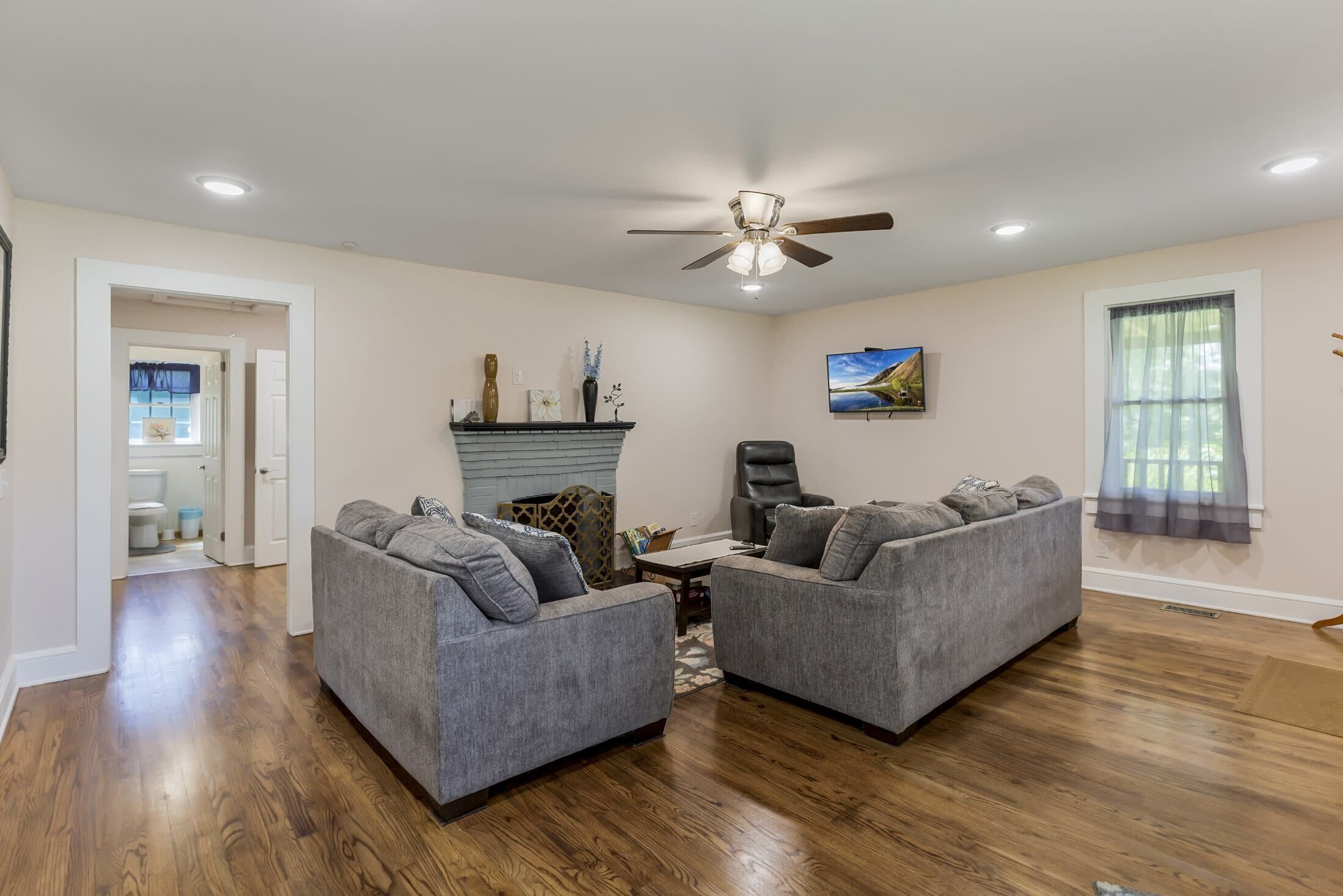 S. Circle - Beautifully Restored Rental Home in Sa