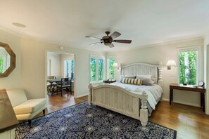 4 bedrooms, travel cot, WiFi