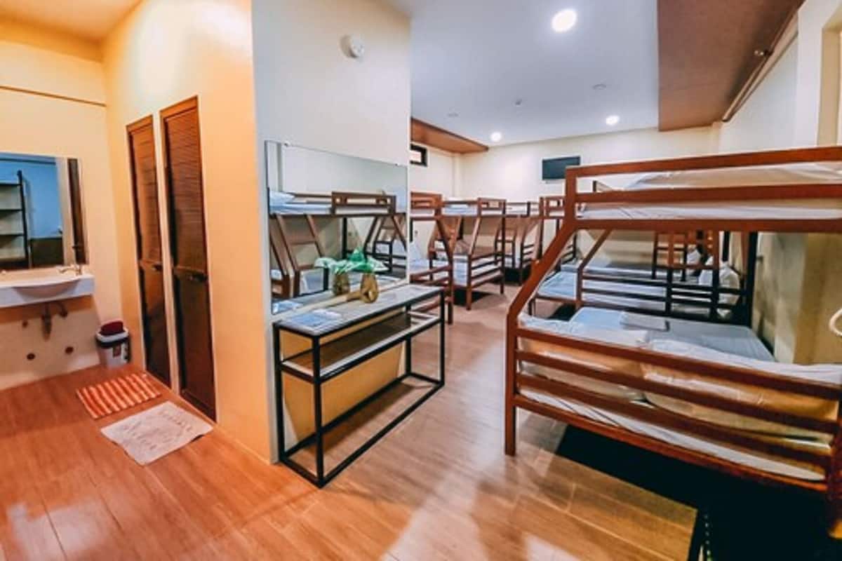 Shared Dormitory | Free WiFi, bed sheets