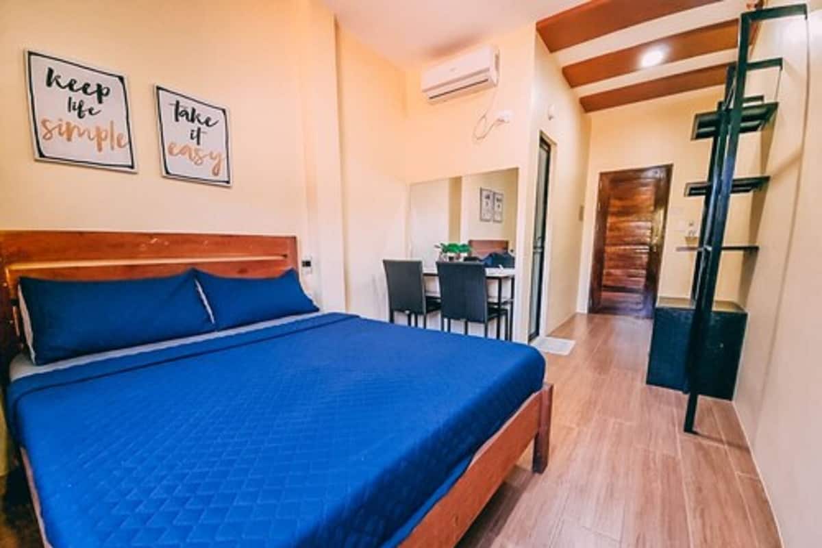 Deluxe Room | Free WiFi, bed sheets