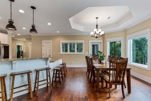 Dining - Peninsula Sunset View of Keowee (West Union)