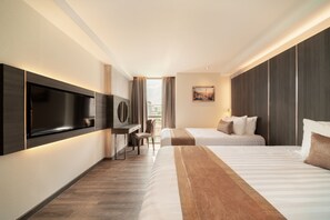 Quarto casal ou duplo luxo | Frigobar, escrivaninha, espaço de trabalho para notebook