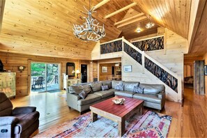 Una televisión, una oficina