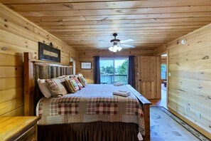 6 bedrooms, travel cot, WiFi