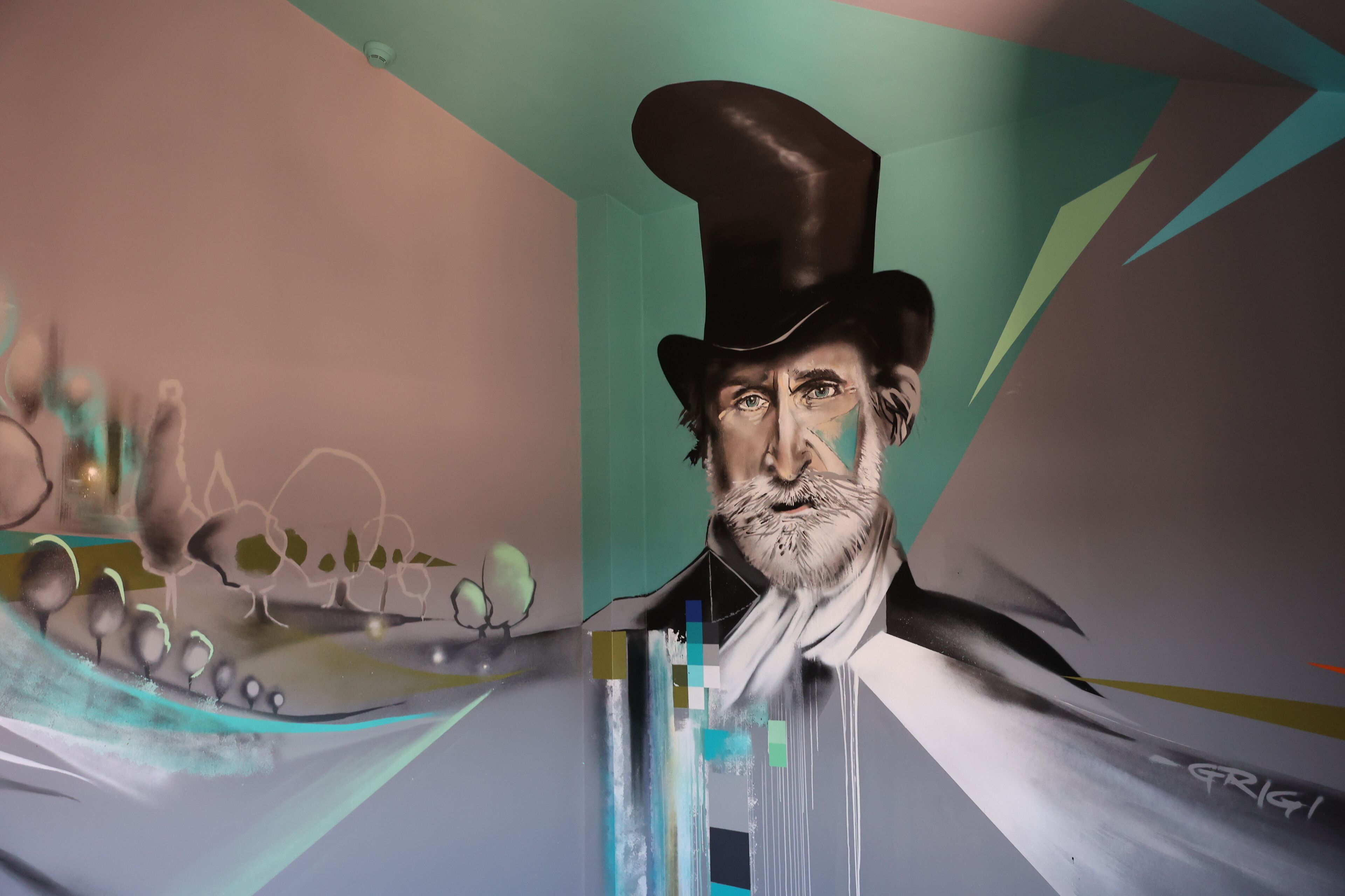 comfort room, multiple beds, connecting rooms | minibar, in-room safe, individually decorated, individually furnished