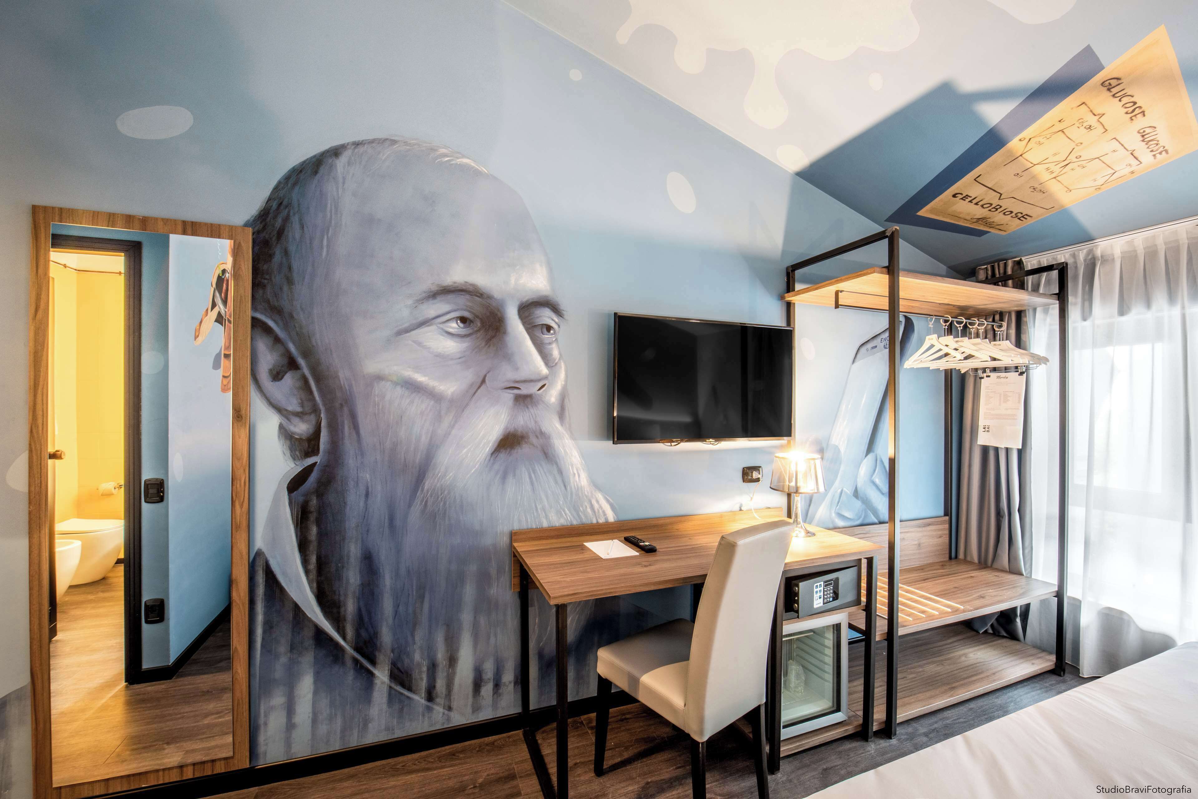 minibar, in-room safe, individually decorated, individually furnished