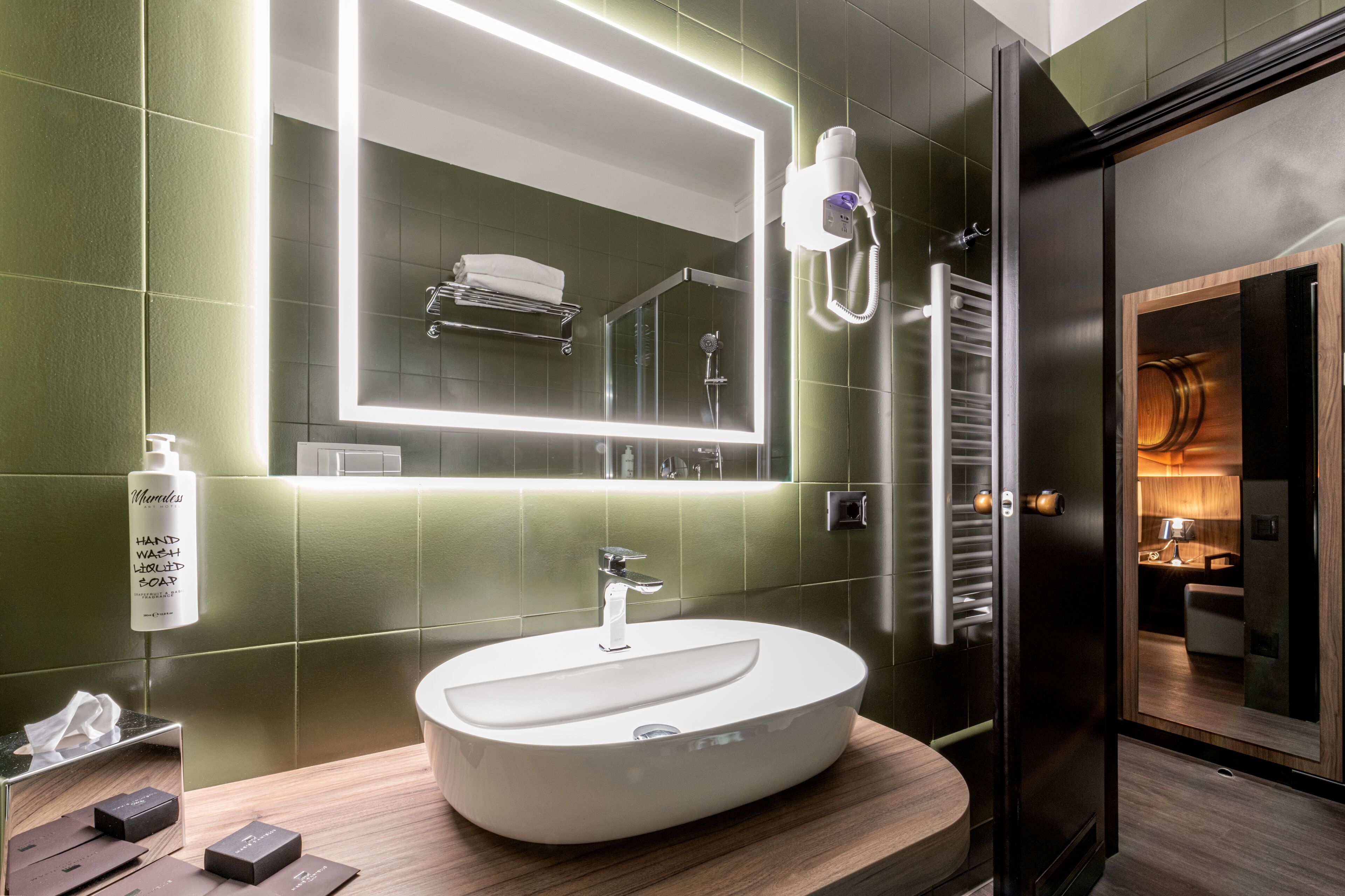 rainfall showerhead, free toiletries, hair dryer, bidet